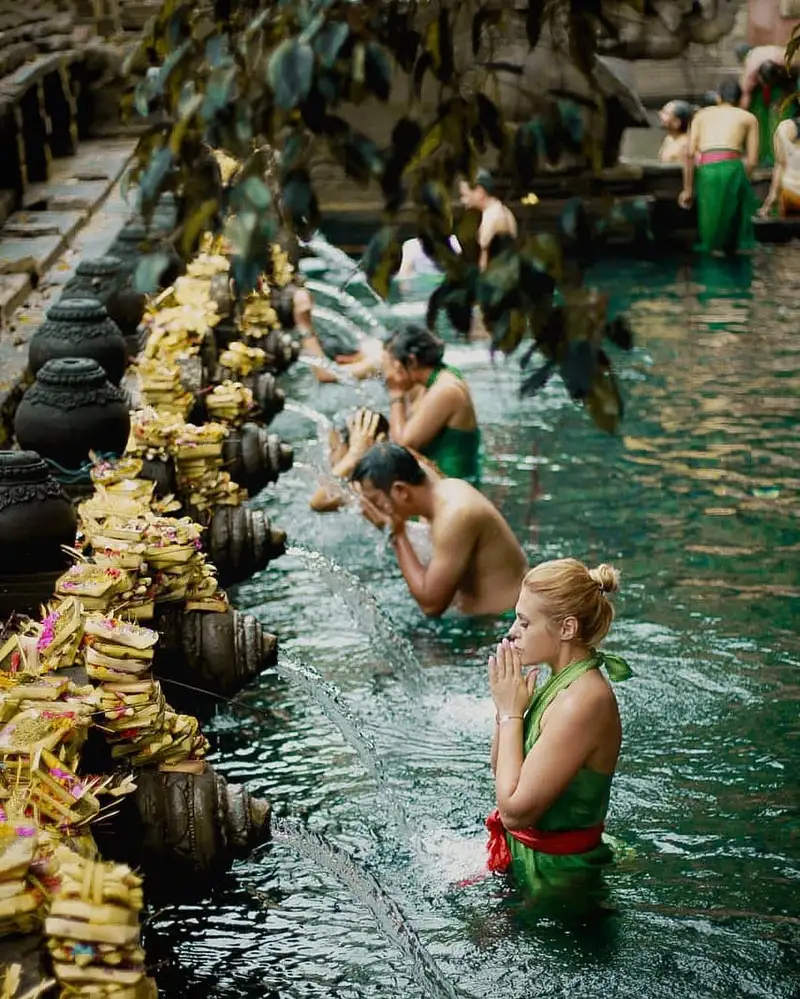 gambar tirta empul